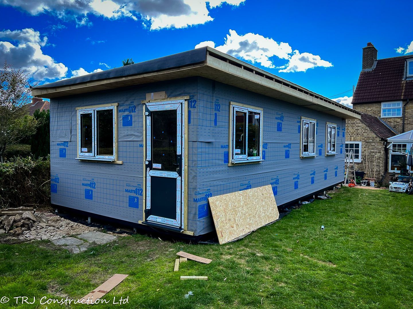 Annexe; bespoke garden room; bespoke rooms; fully insulated garden room; garden room; garden rooms; garden studio; granny annexe; play room; recreation room; sip panels; sip panels garden room; trj construction ltd;