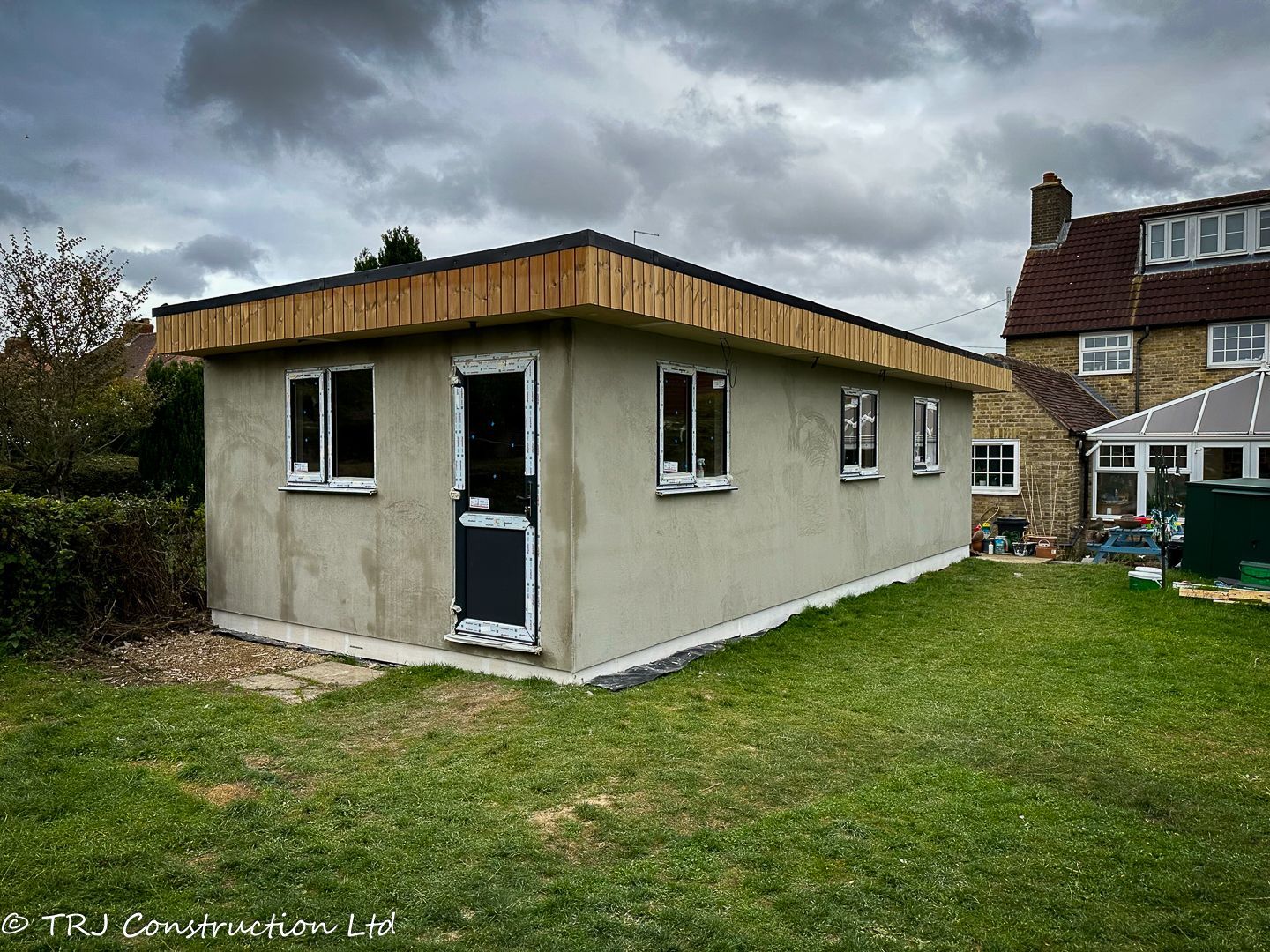 Annexe; bespoke garden room; bespoke rooms; fully insulated garden room; garden room; garden rooms; garden studio; granny annexe; play room; recreation room; sip panels; sip panels garden room; trj construction ltd;