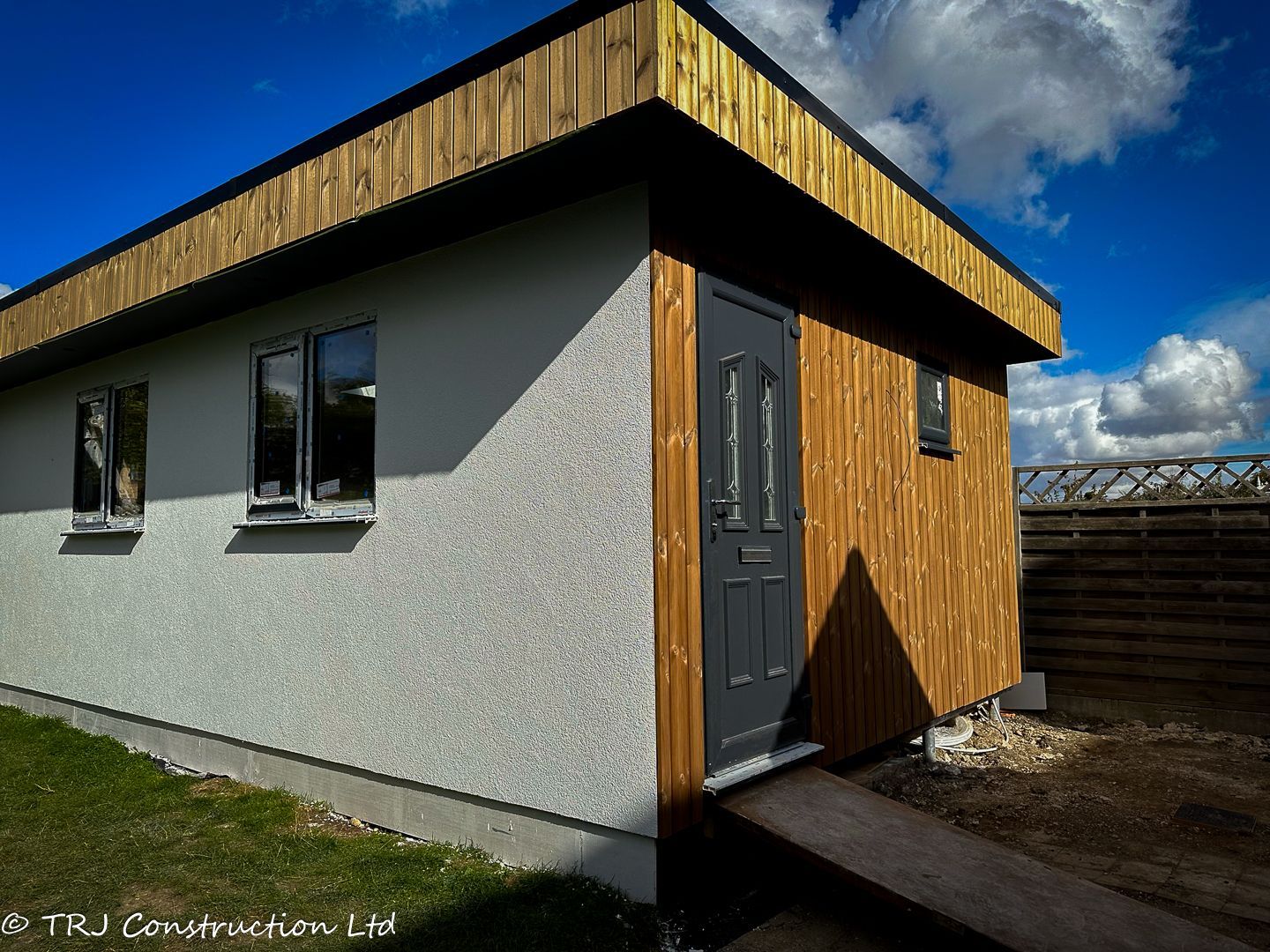 Annexe; bespoke garden room; bespoke rooms; fully insulated garden room; garden room; garden rooms; garden studio; granny annexe; play room; recreation room; sip panels; sip panels garden room; trj construction ltd;