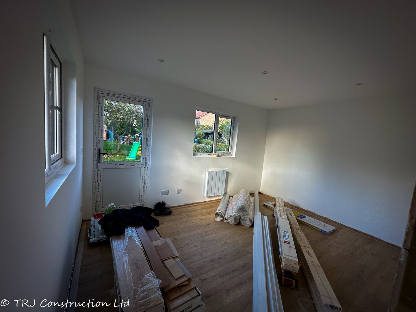 Annexe; bespoke garden room; bespoke rooms; fully insulated garden room; garden room; garden rooms; garden studio; granny annexe; play room; recreation room; sip panels; sip panels garden room; trj construction ltd;