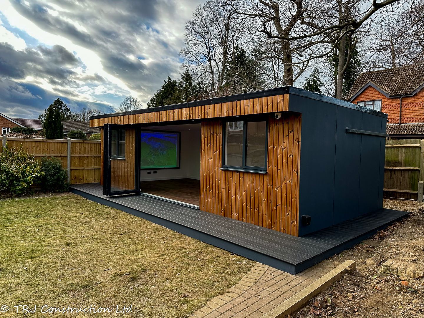 Annexe; garden room; garden rooms; granny annexe; home gym; personal gym room; sip panels; trj construction ltd;