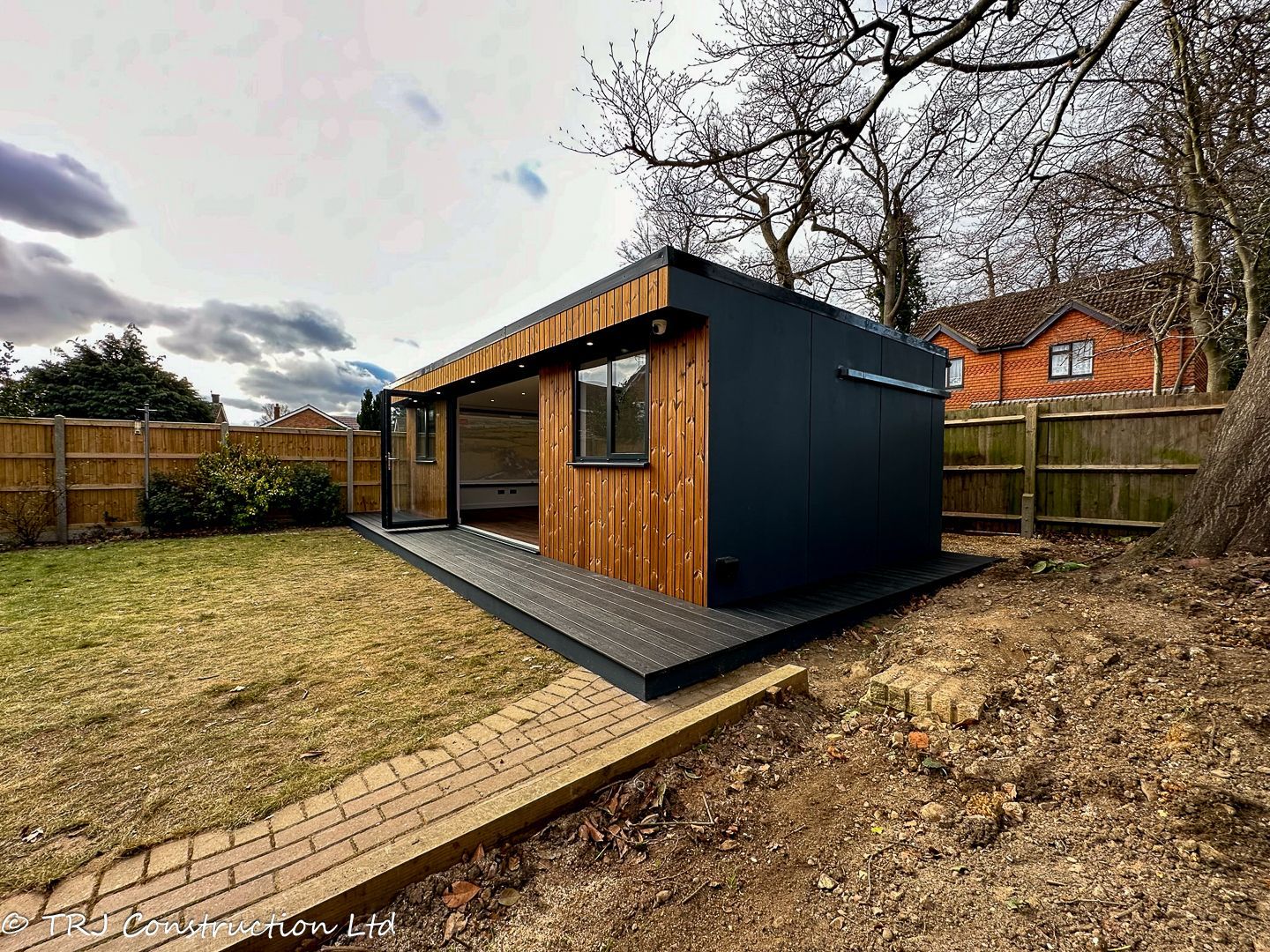 Annexe; garden room; garden rooms; granny annexe; home gym; personal gym room; sip panels; trj construction ltd;