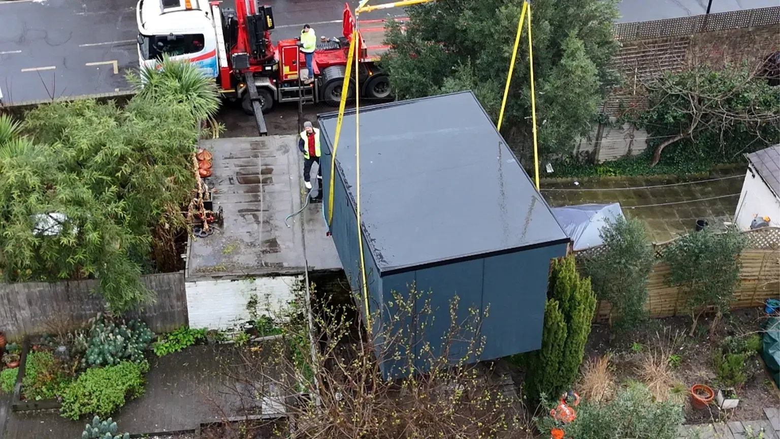 garden room drooped with crane