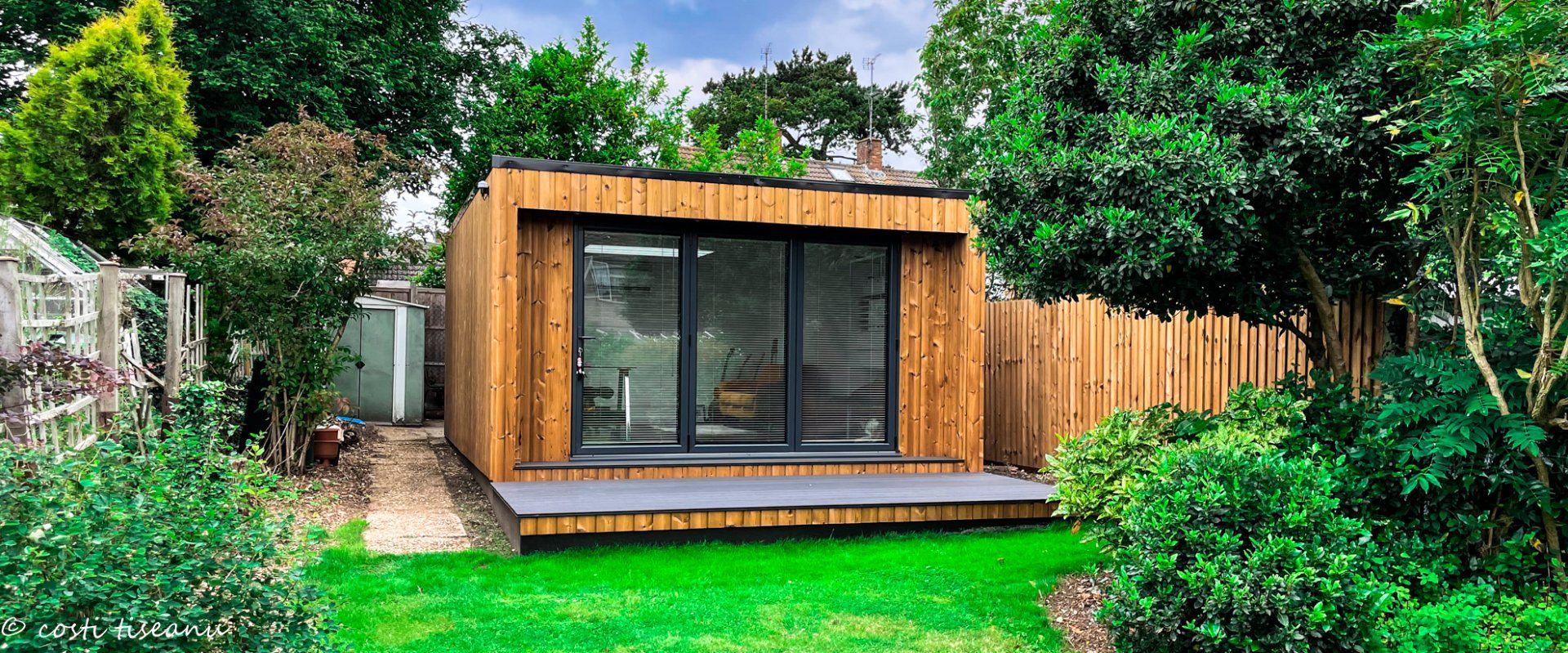 Custom garden building for studio