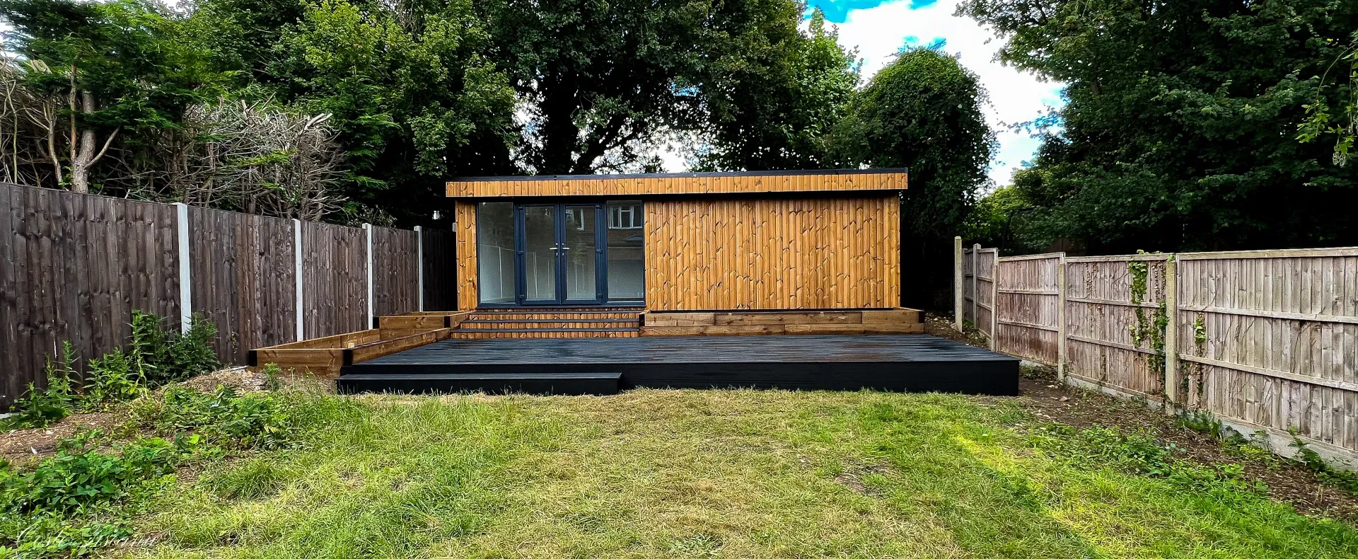 Chiswell Green bespoke SIP garden room by TRJ Construction