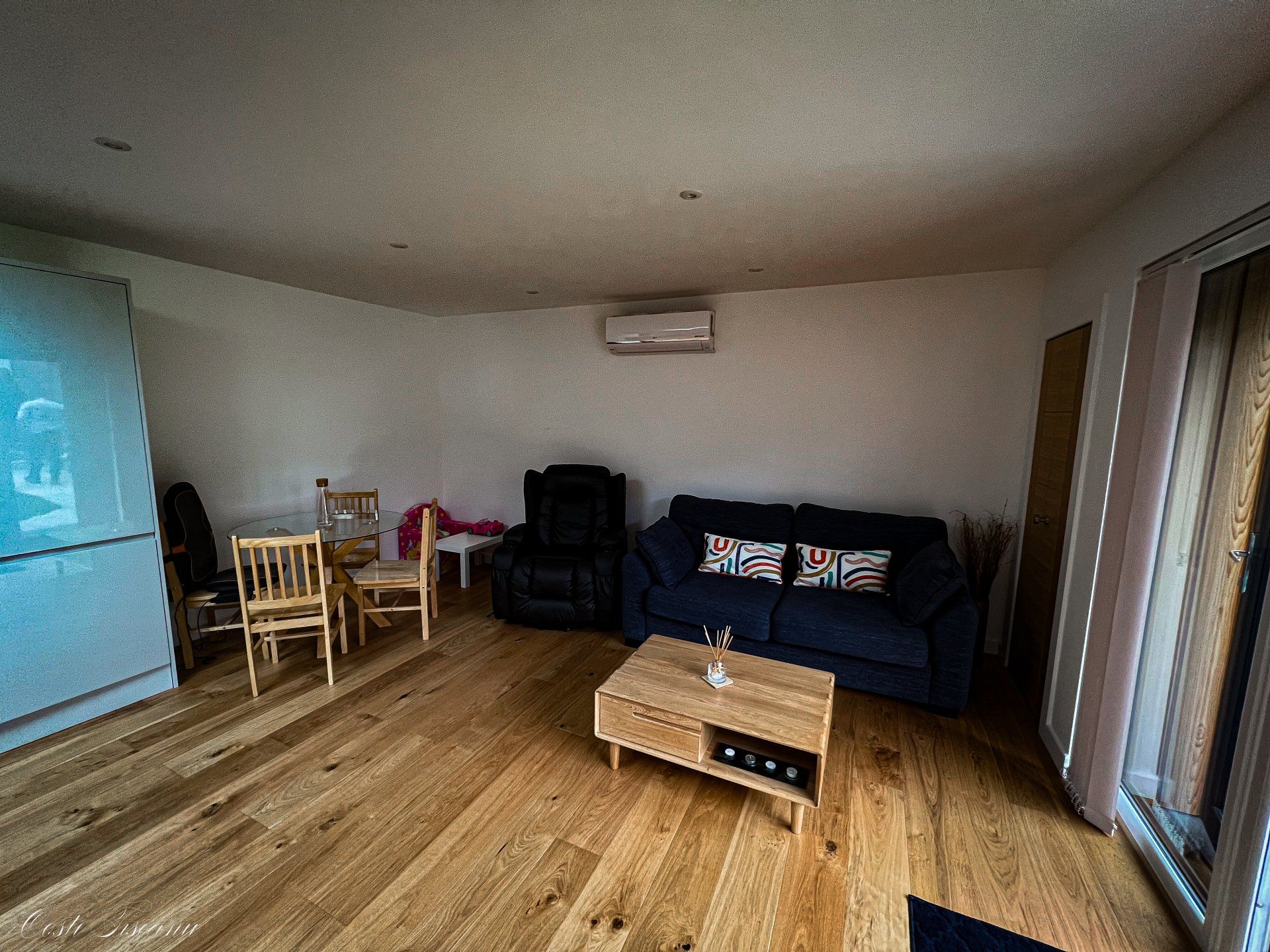 Bespoke garden building with modern architecture