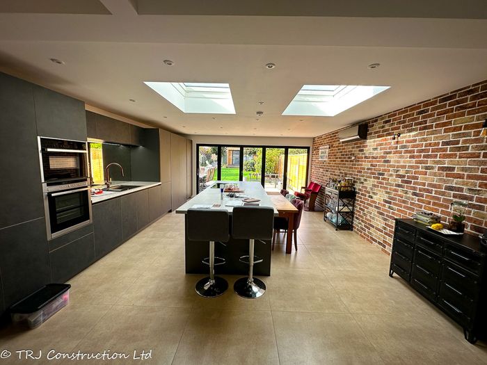 bespoke home extension using sips 