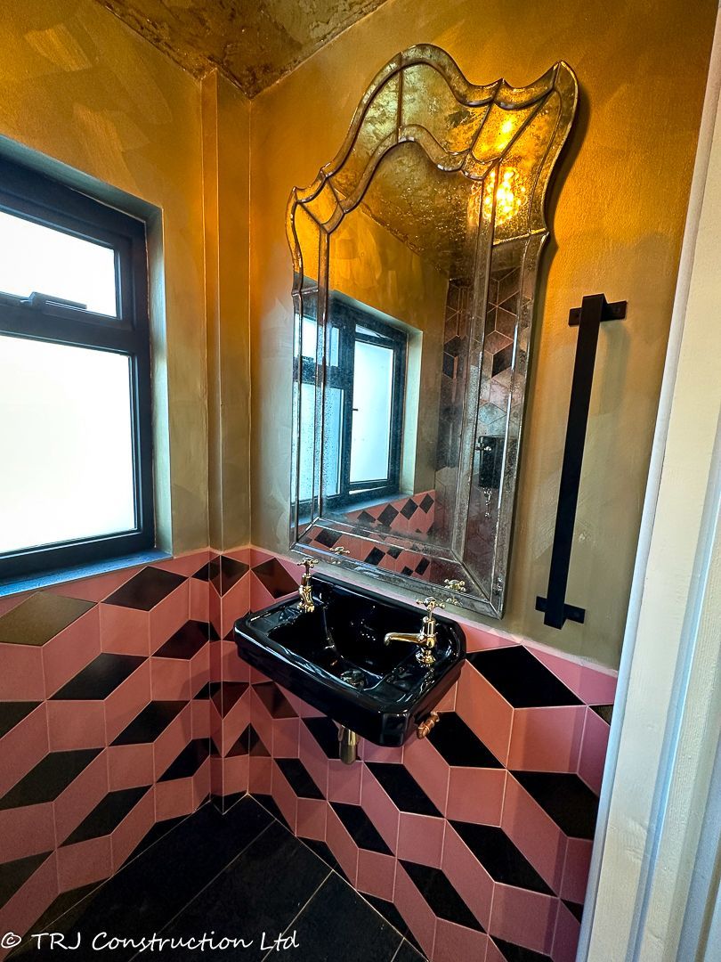 Custom-built annexe with separate entrance and private garden space