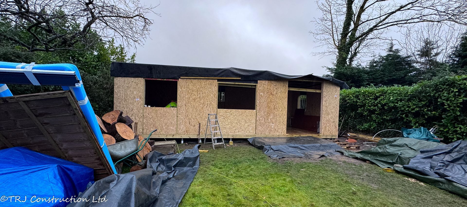 SIP panel structure with modern architecture