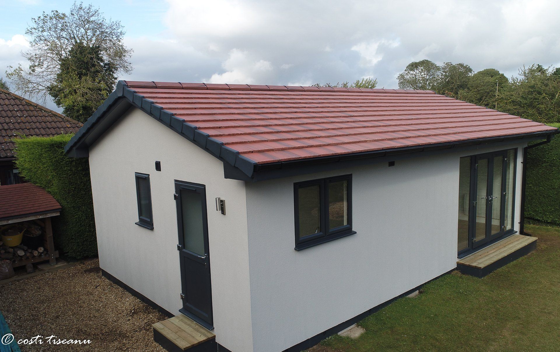Custom-built annexe with separate entrance and private garden space