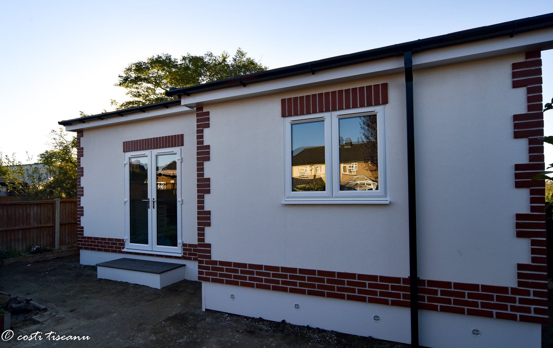 Custom-built annexe with separate entrance and private garden space