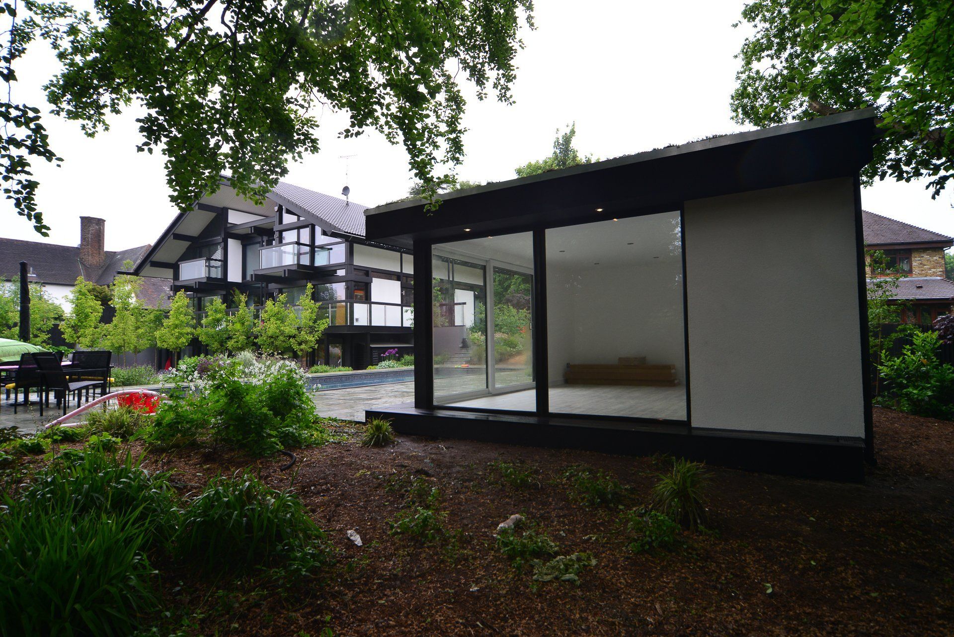 side view garden room