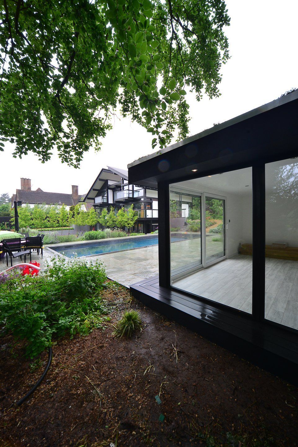 Garden room for gym and fitness