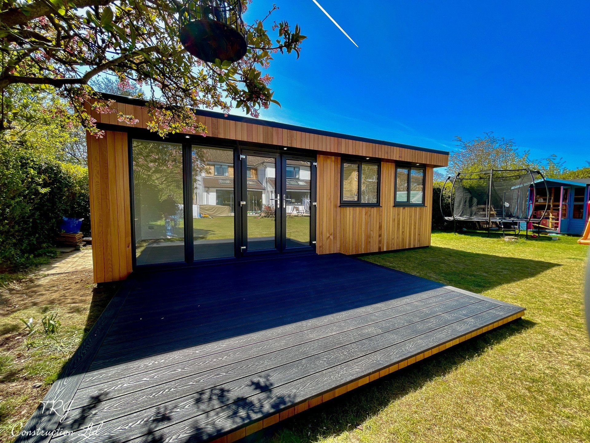 garden office in Hertfordshire