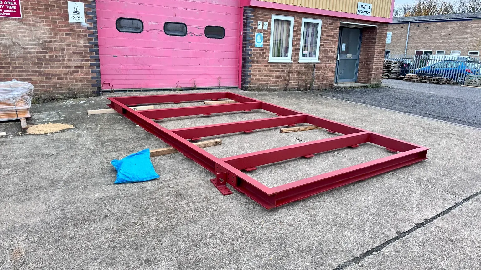 metal frame base for sip garden room