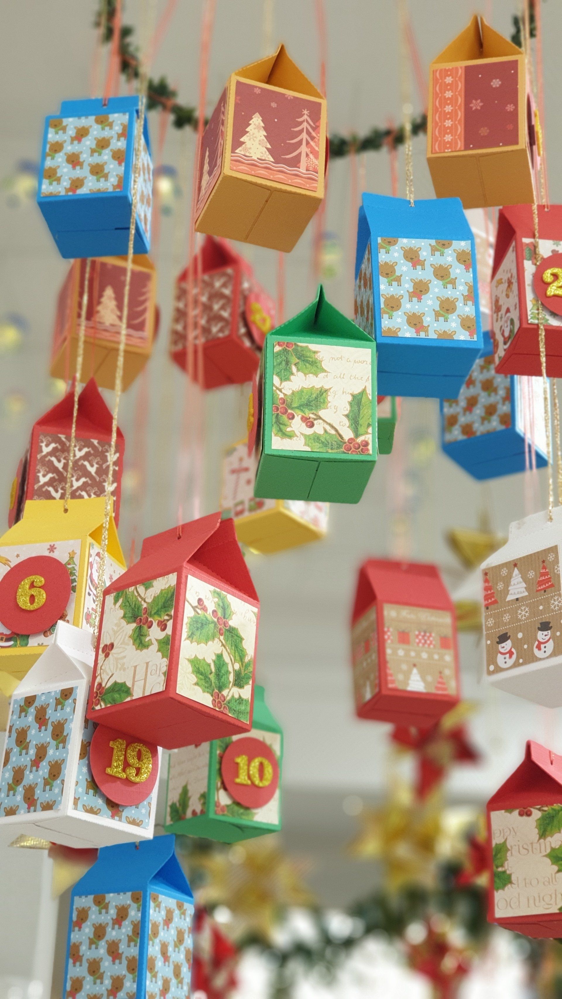 selbstgemachter Adventskalender. Stanzen, falten, kleben fertig ist das Unikat