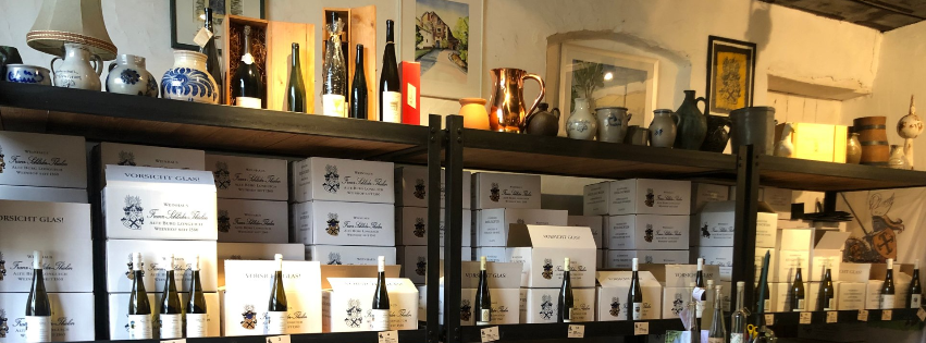 Blick in die Vinothek - Einkaufen mit Atmosphäre