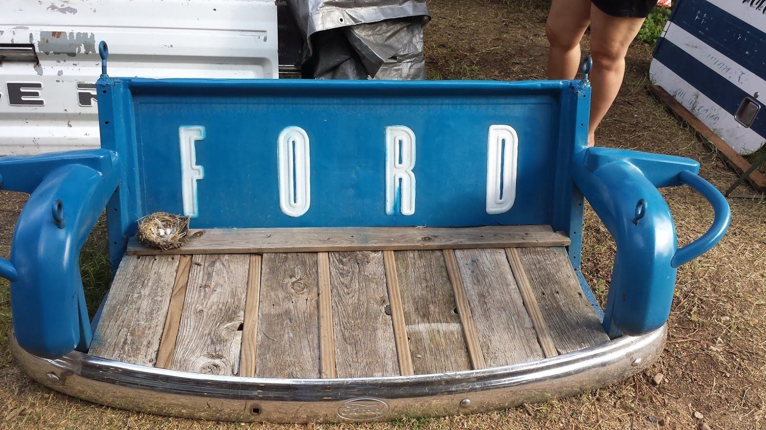 tailgate bench