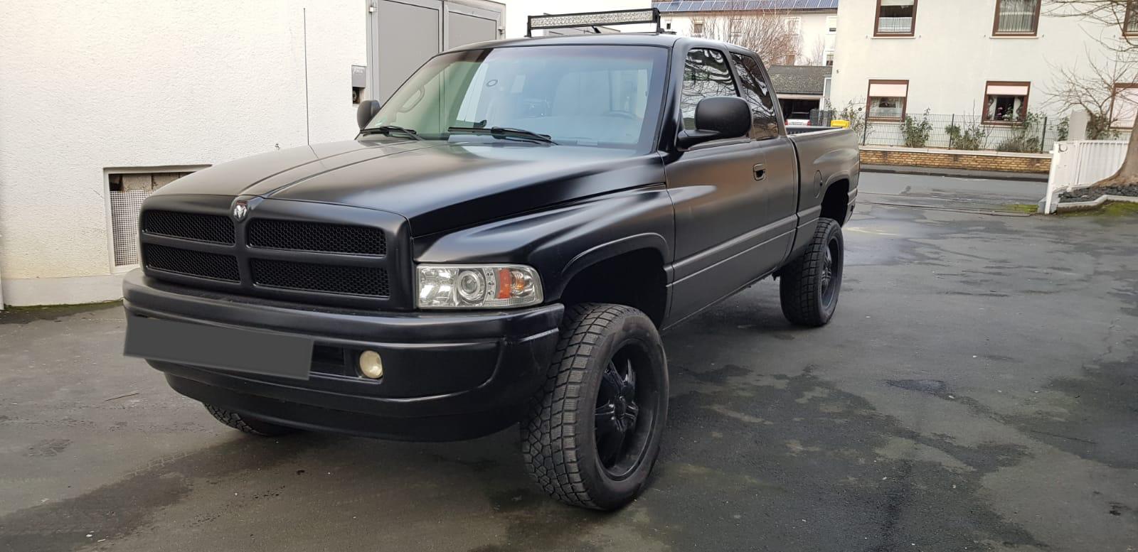 Auto schwarz lackiert nachher