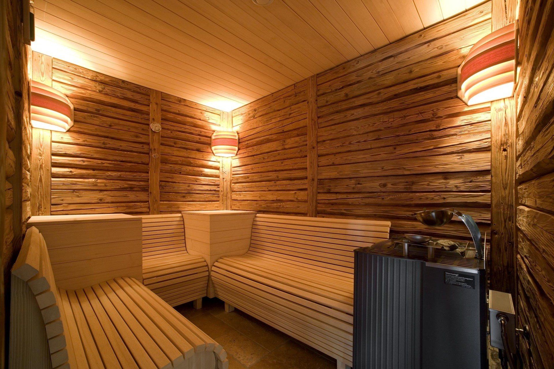 Sauna beleuchtet