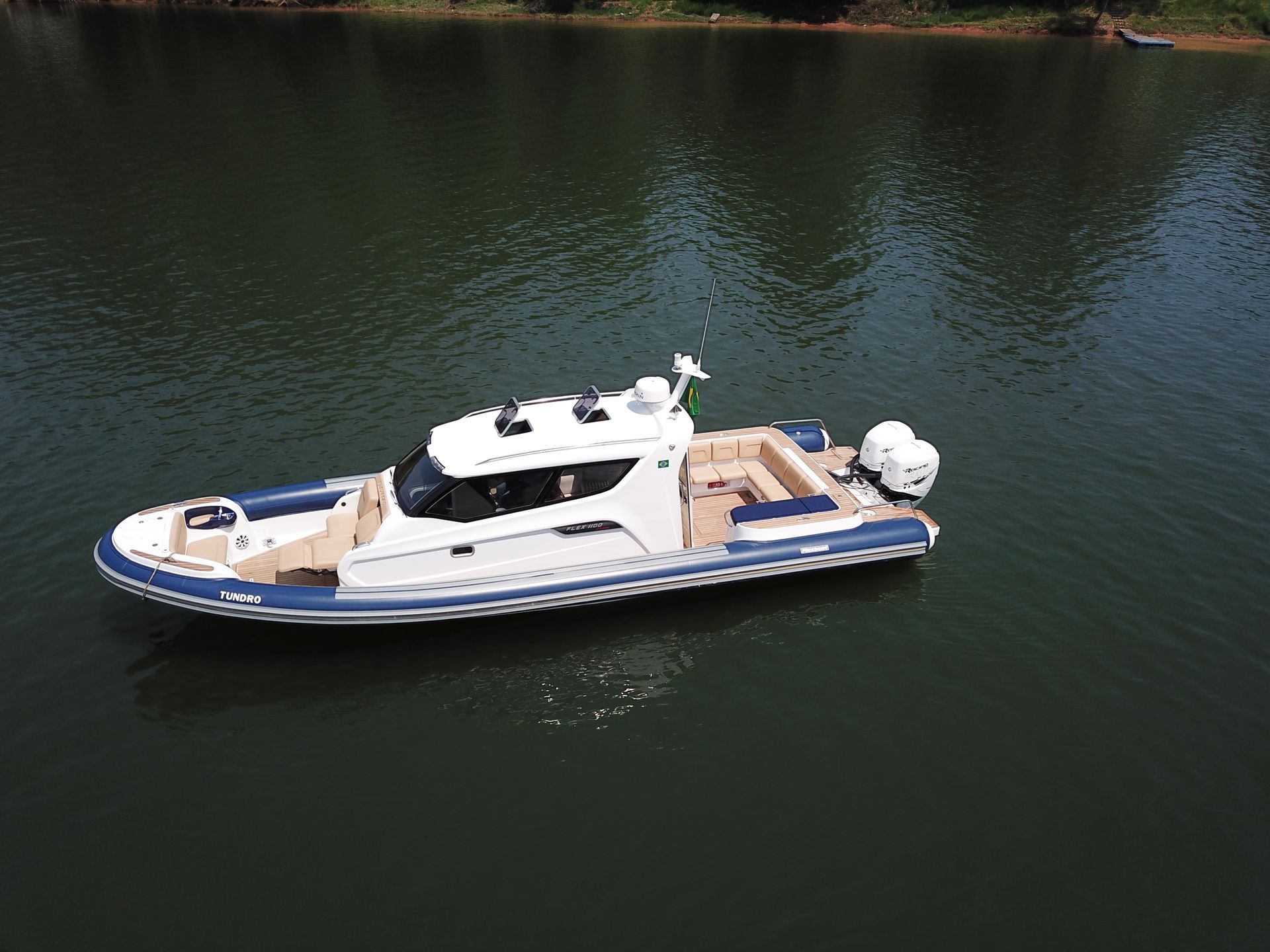 LARGE RIBs & COMMERCIAL | Flexboat (Photo boat model: FLEX 1100 Cabin)