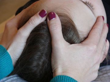 Osteopathie in Aachen, Behandlung am Kopf Osteopathie am Kopf