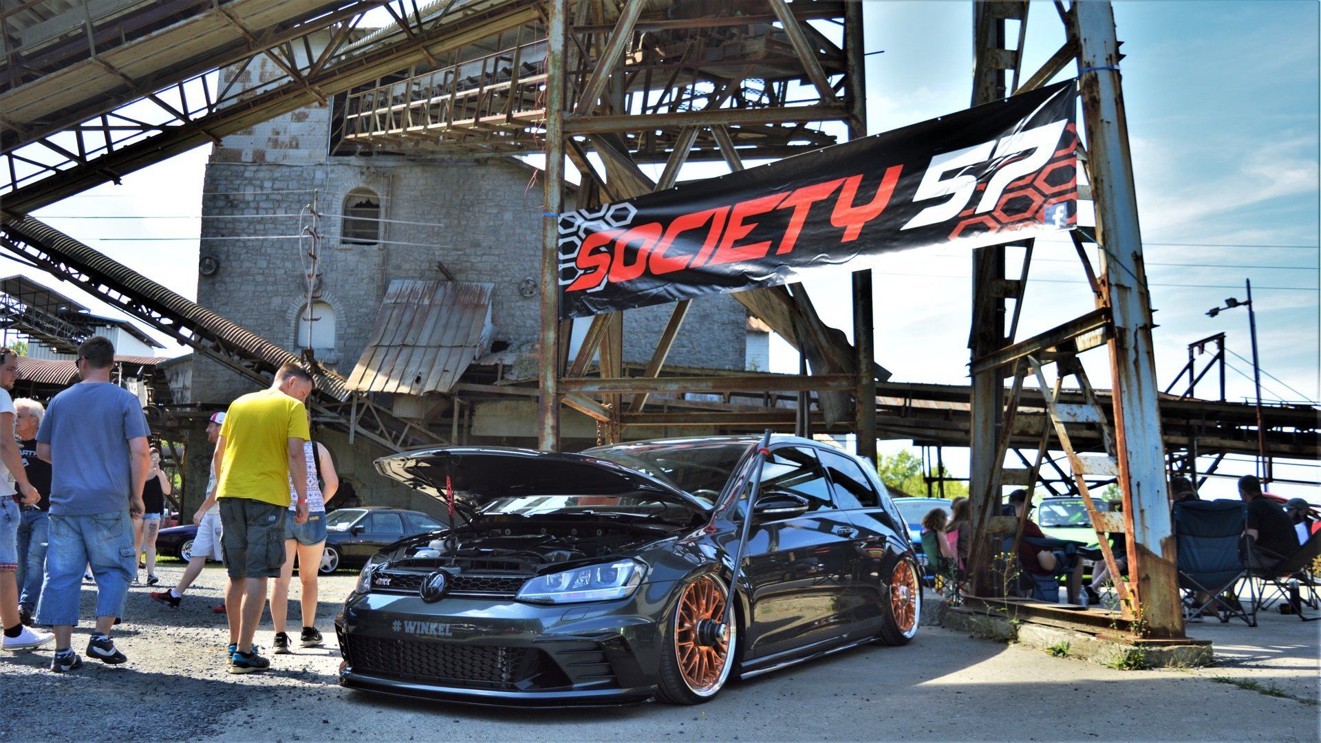 VW Golf 7 GTI Clubsport mit Airride VW Golf 7 GTI Clubsport mit Airride von Null-Bar, Center Lock Felgen