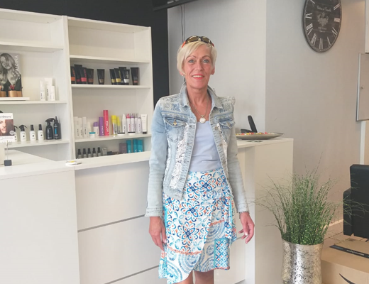Sabine Stoltefaut van Hettinga freut sich auf Ihren Besuch Sabine Stoltefaut van Hettinga