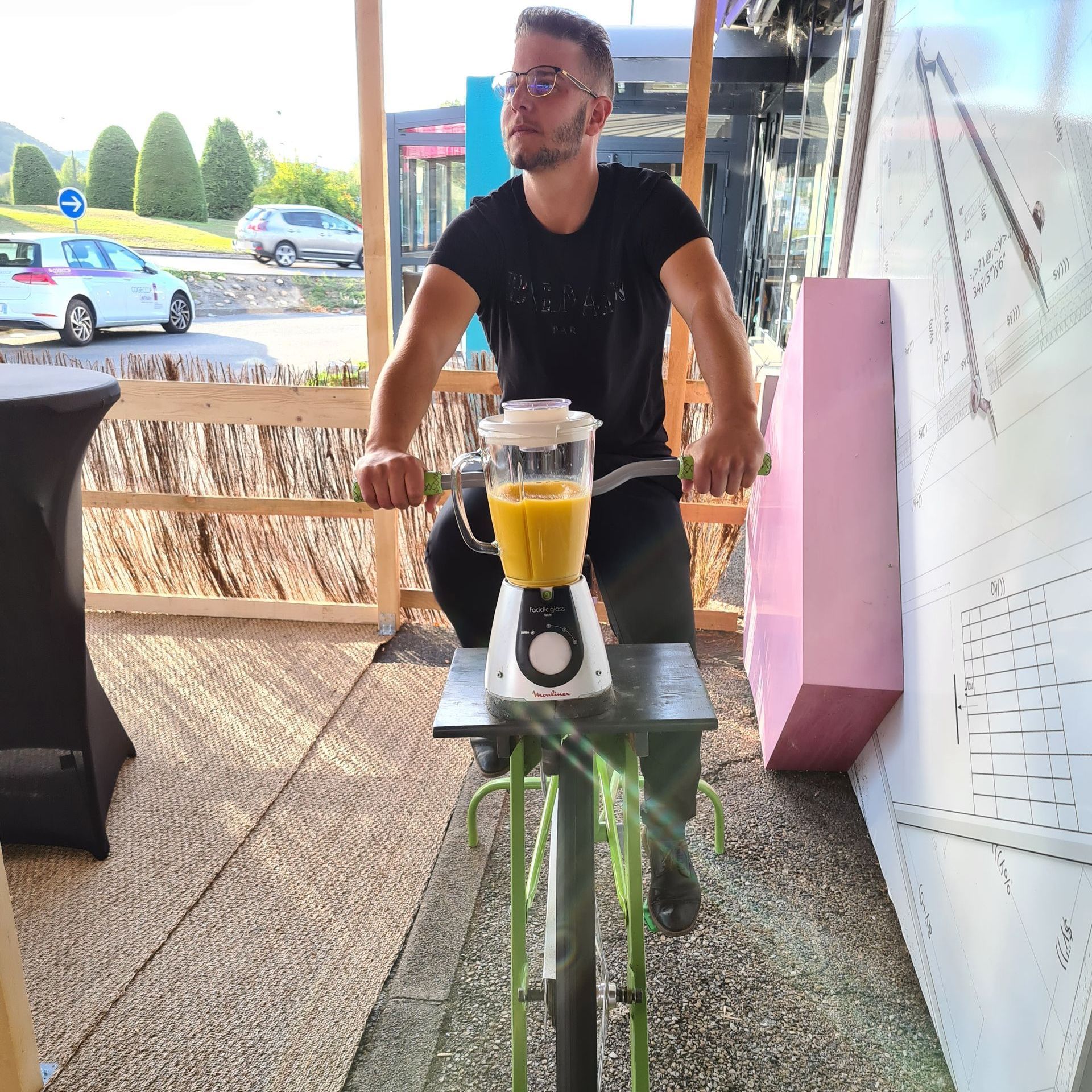 Vélo à smoothie en action