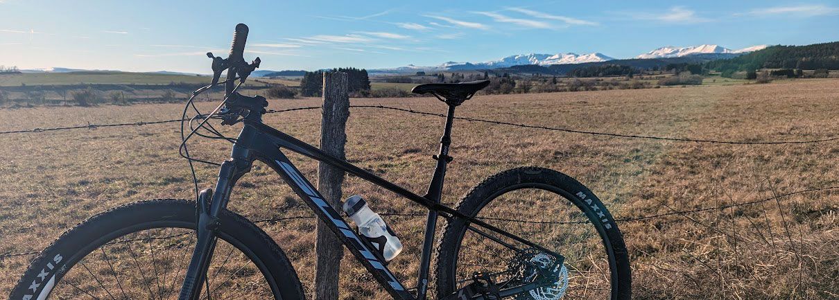 Mountain bike trails starting from the Les volcans campsite