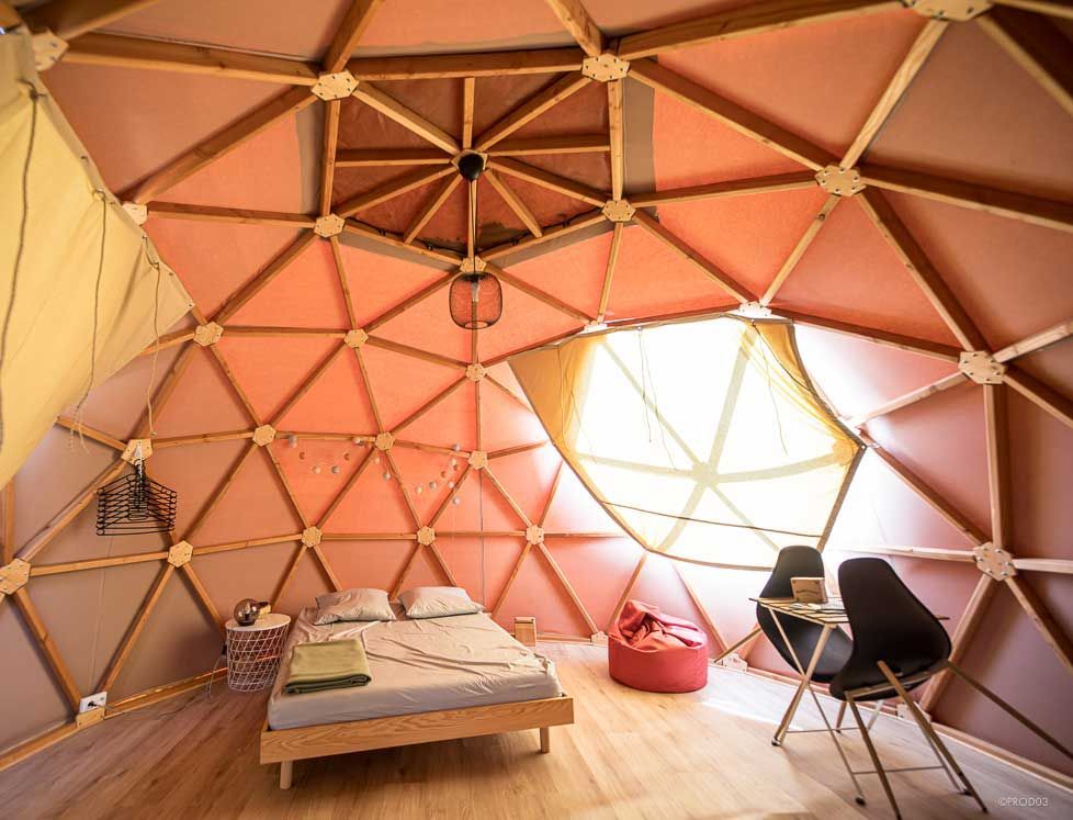 Interior del Domo en el camping les volcans, Aydat, Auvergne