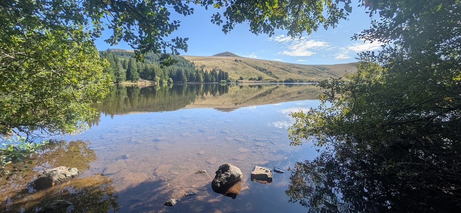 Wandeling rond de mooiste meren d'Auvergne rond de camping Les volcans