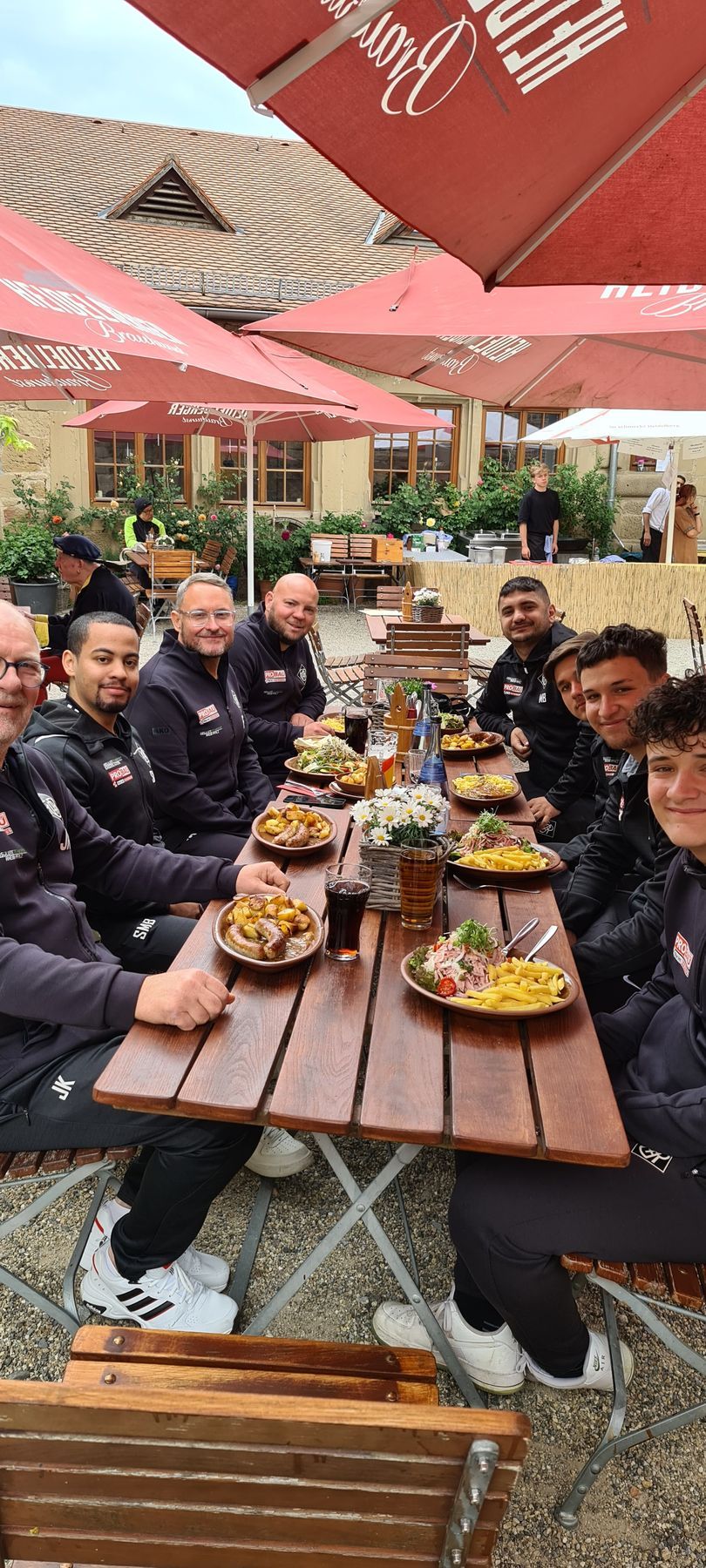 Gemeinsames Mittagessen auf der