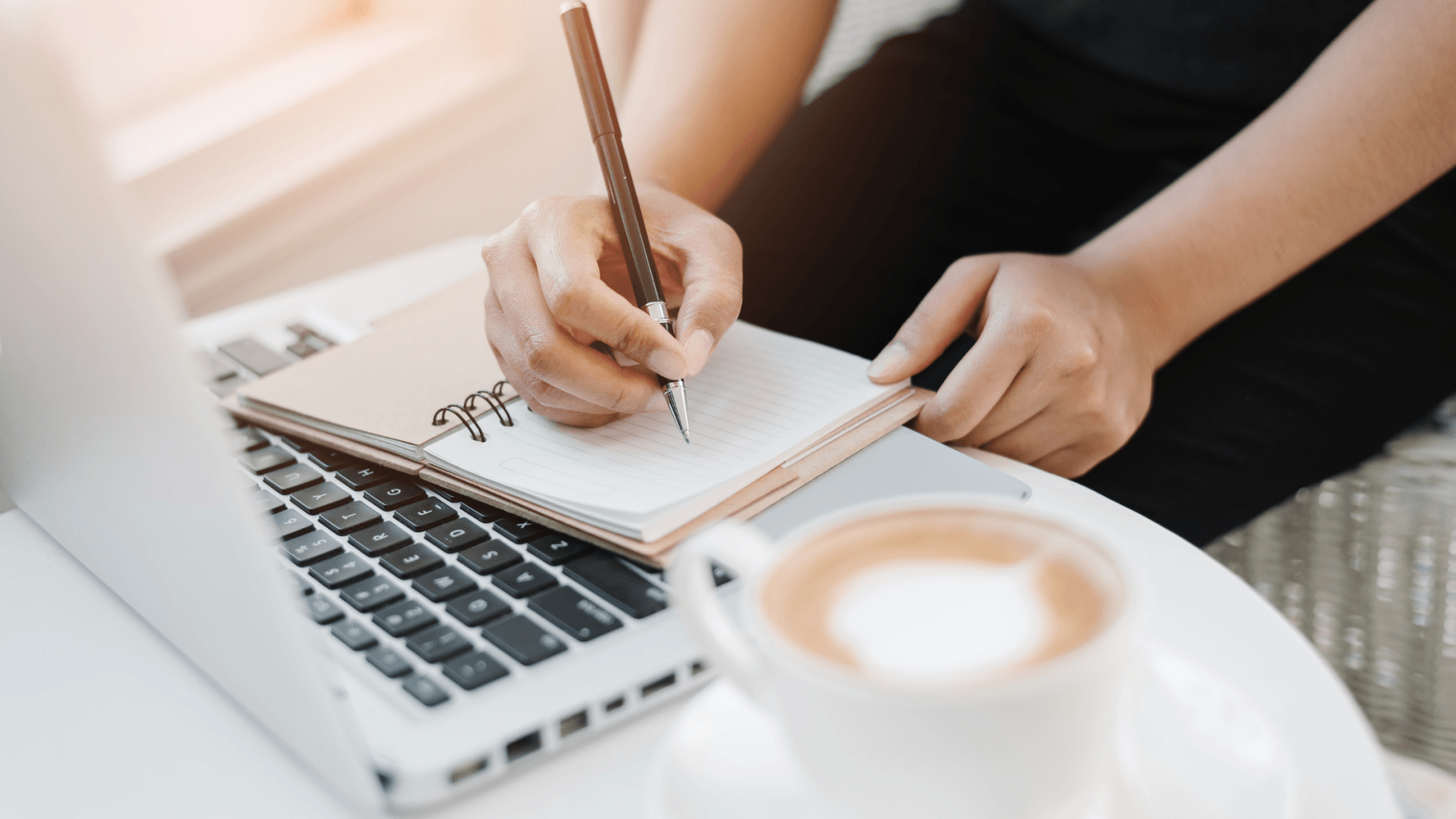 6 SIGNS IT'S TIME TO INVEST IN A VIRTUAL ASSISTANT