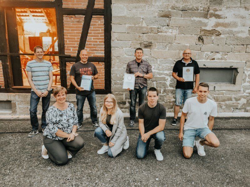 hinten v.l.: Moritz Liebst, Holger Scholz, Wolfgang Weberruß, Rainer Leitner. Vorne v.l.: Melanie Voigt, Laura Renz, Daniel Faigle, Jan Leitner