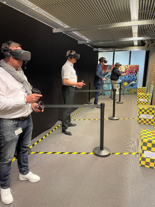 Am Airport Hannover gibt es nun VRexperiences, die mit Produkten von kabetec ausgestattet sind