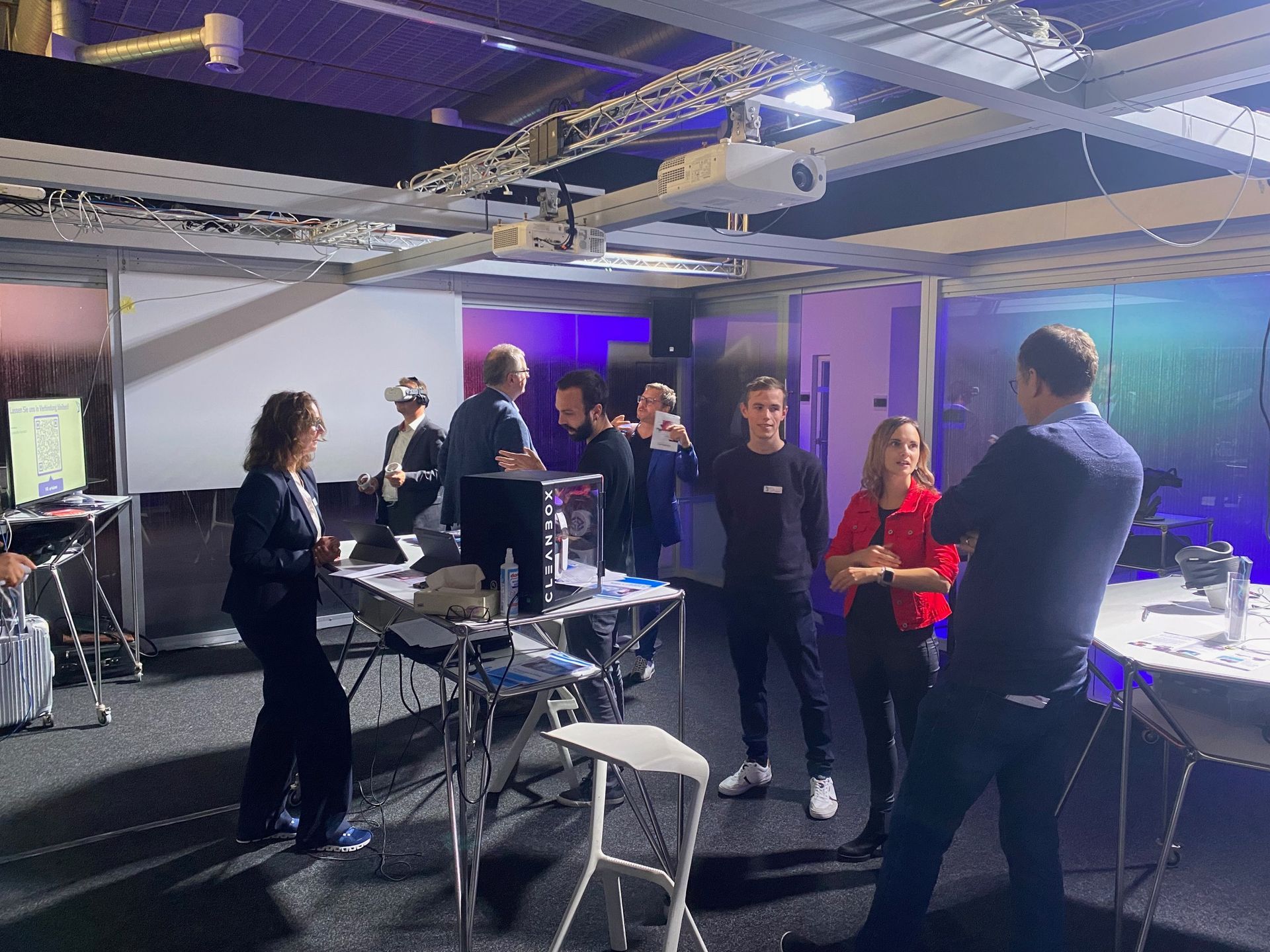 Mitglieder des VR Business Club treffen sich in München und debattieren über das Metaverse