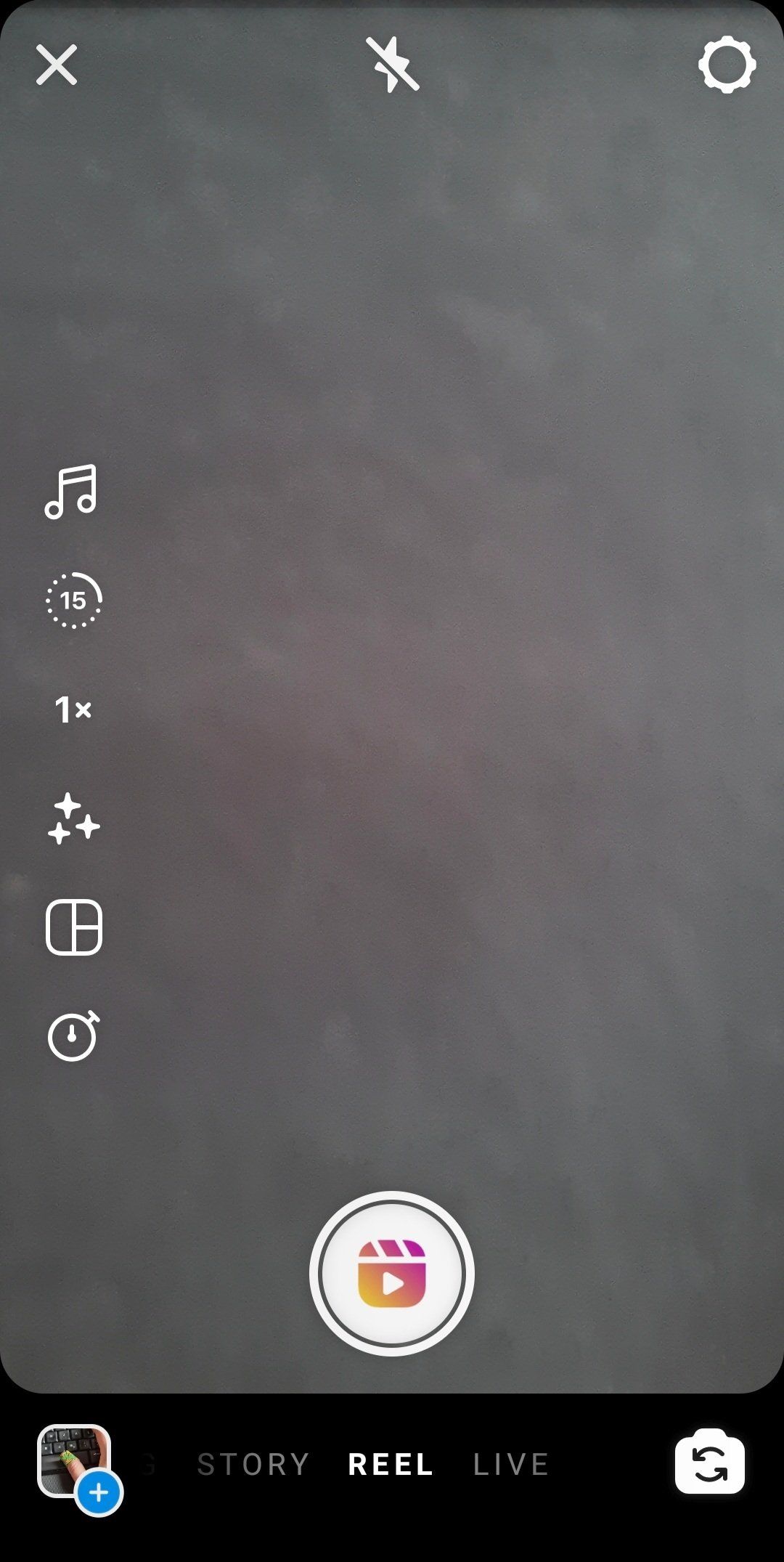 Screenshot der Instagram-Kamera bei Reels mit verschiedenen Auswahlmöglichkeiten am linken Rand