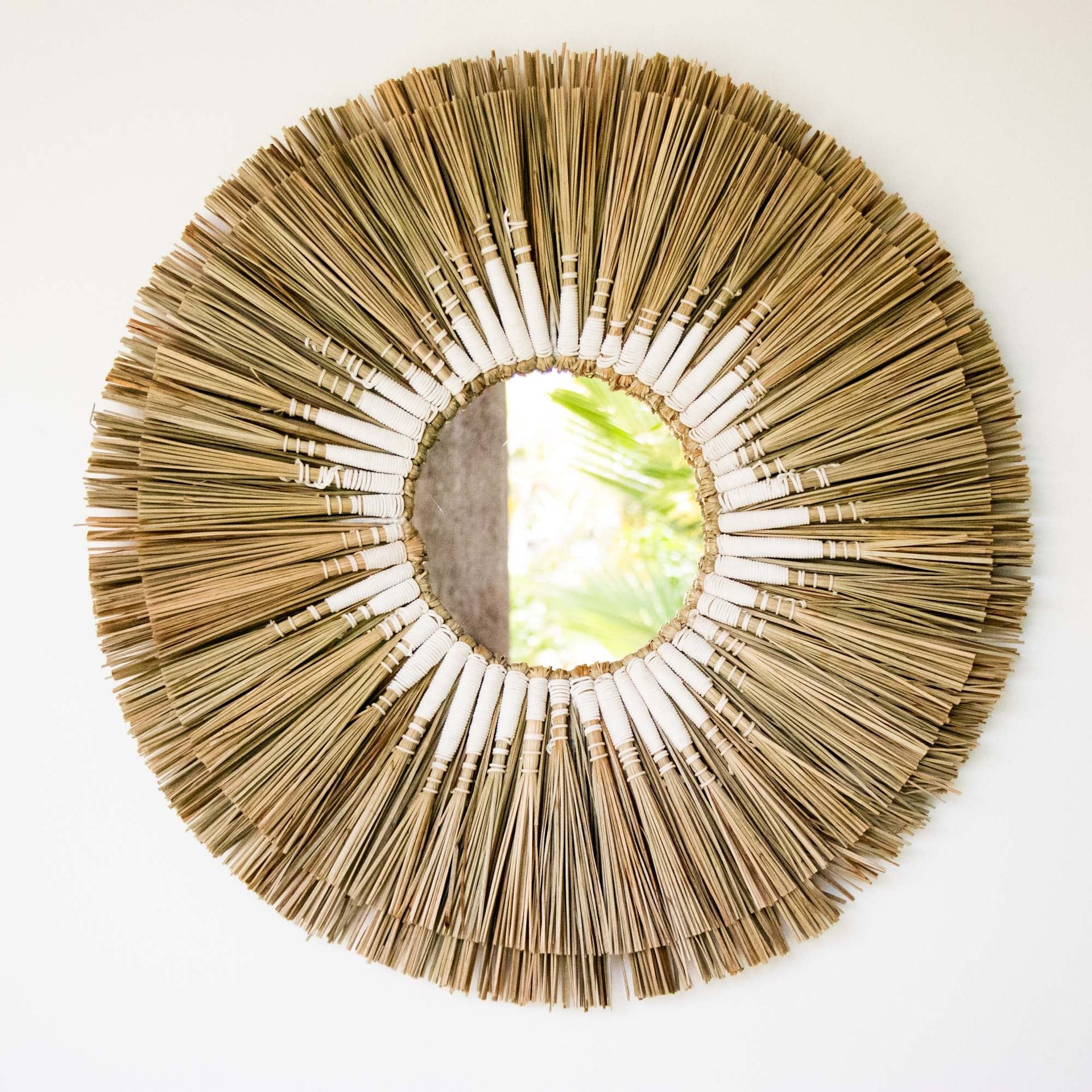 espejo de fibras naturales