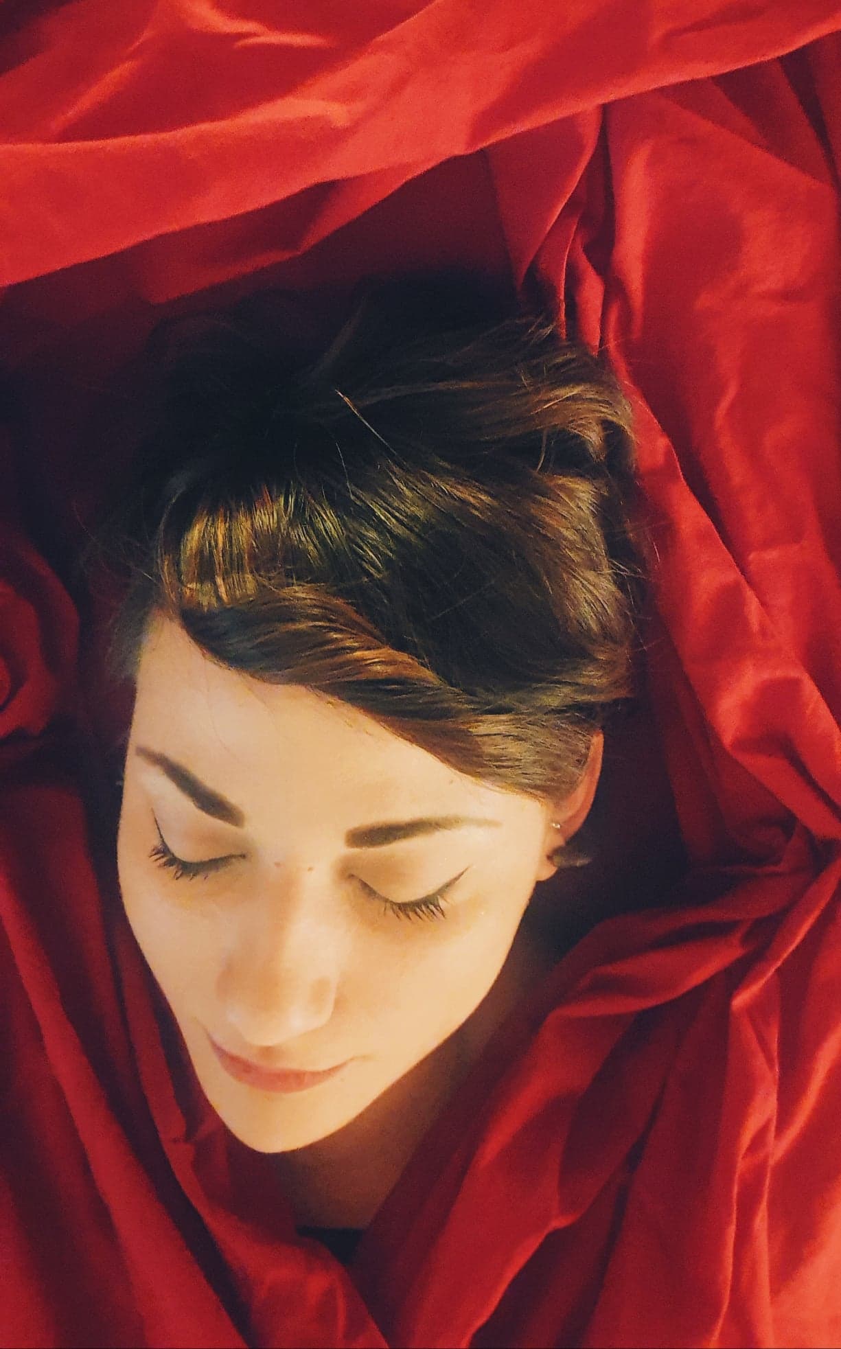 Serrage du bassin avec tissus Rebozo – soin postnatal à Marseille