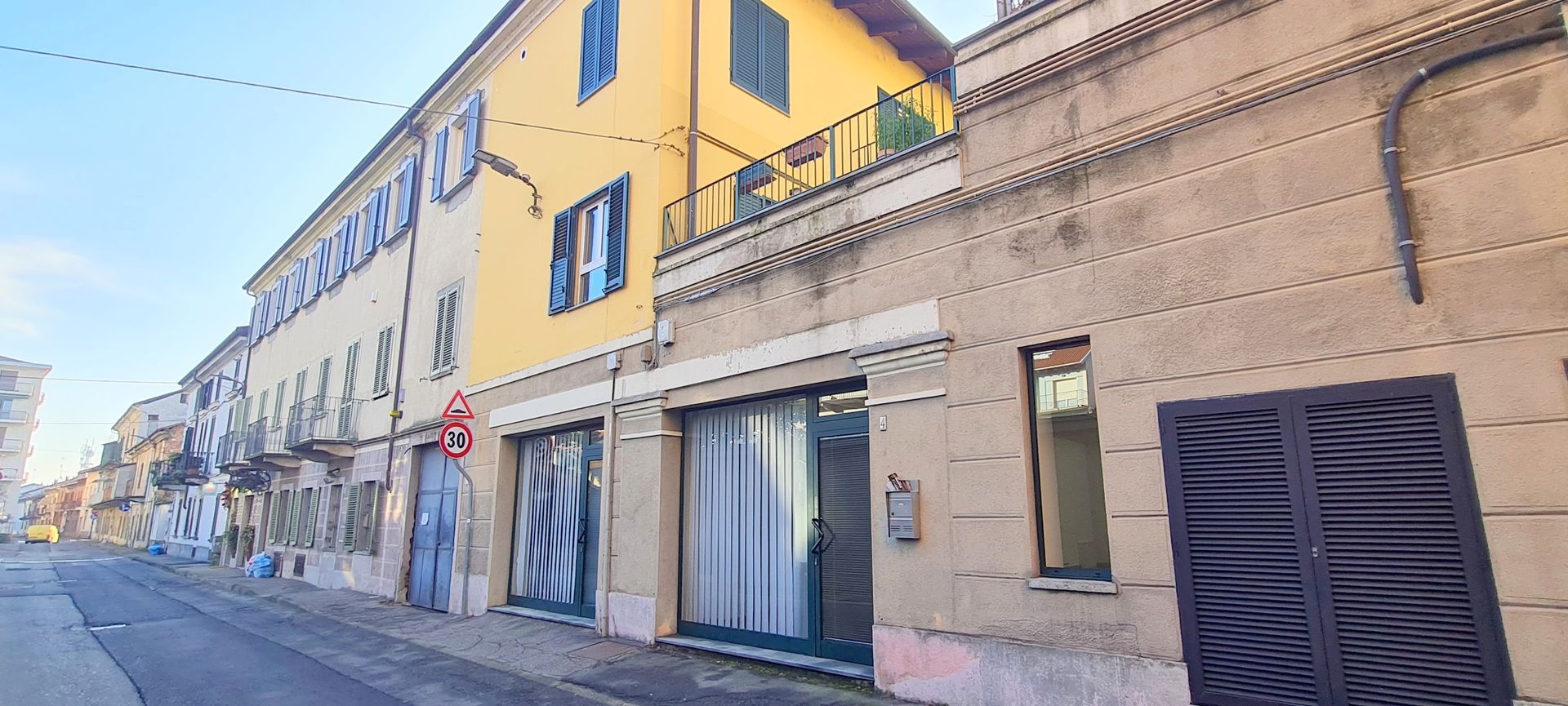 #localecairoli, chivasso, vendita, immobiliare chivasso, negozio, locale commerciale, palestra, studio, uffici, vetrine