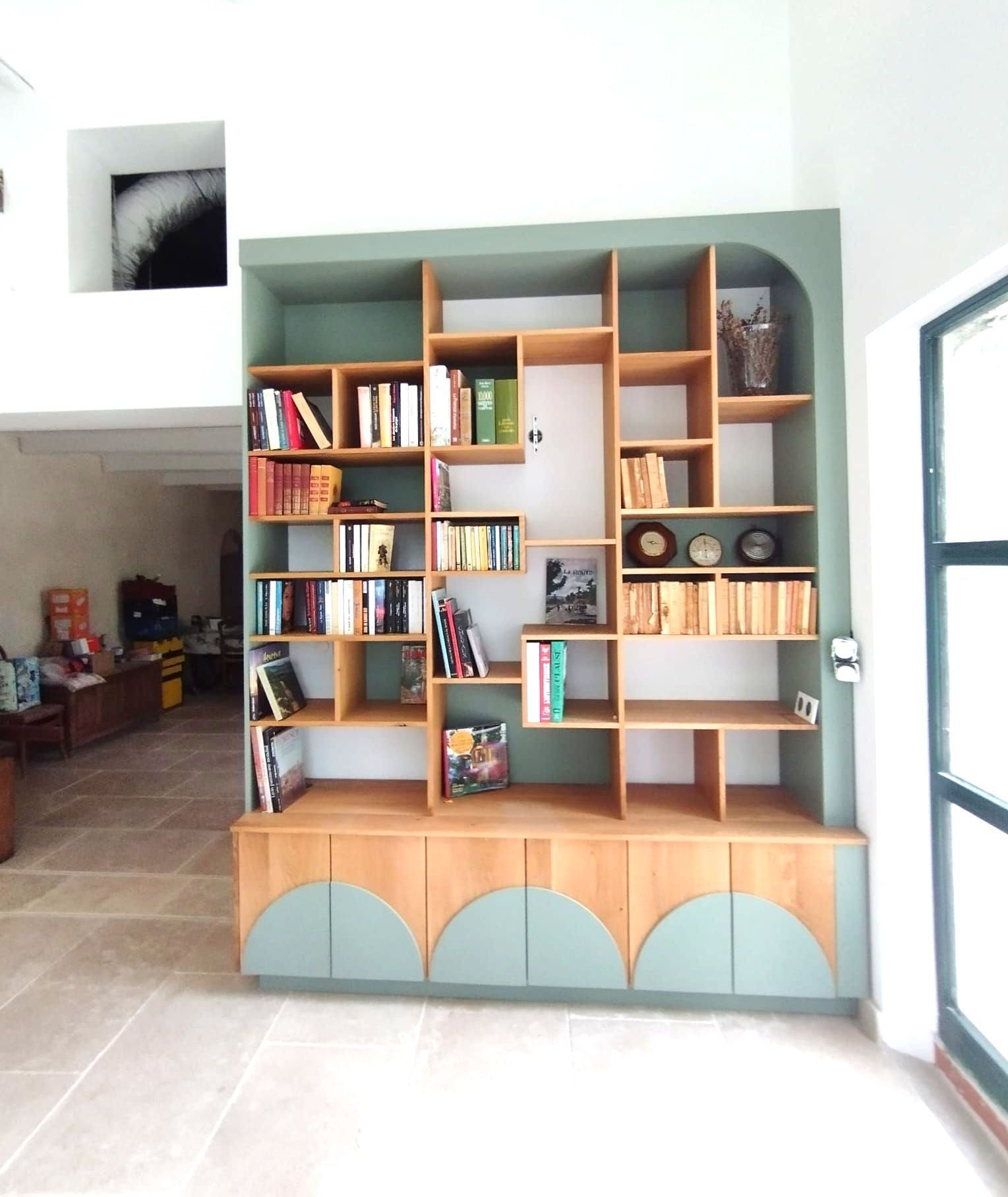 Bibliothèque chêne / parties laquées