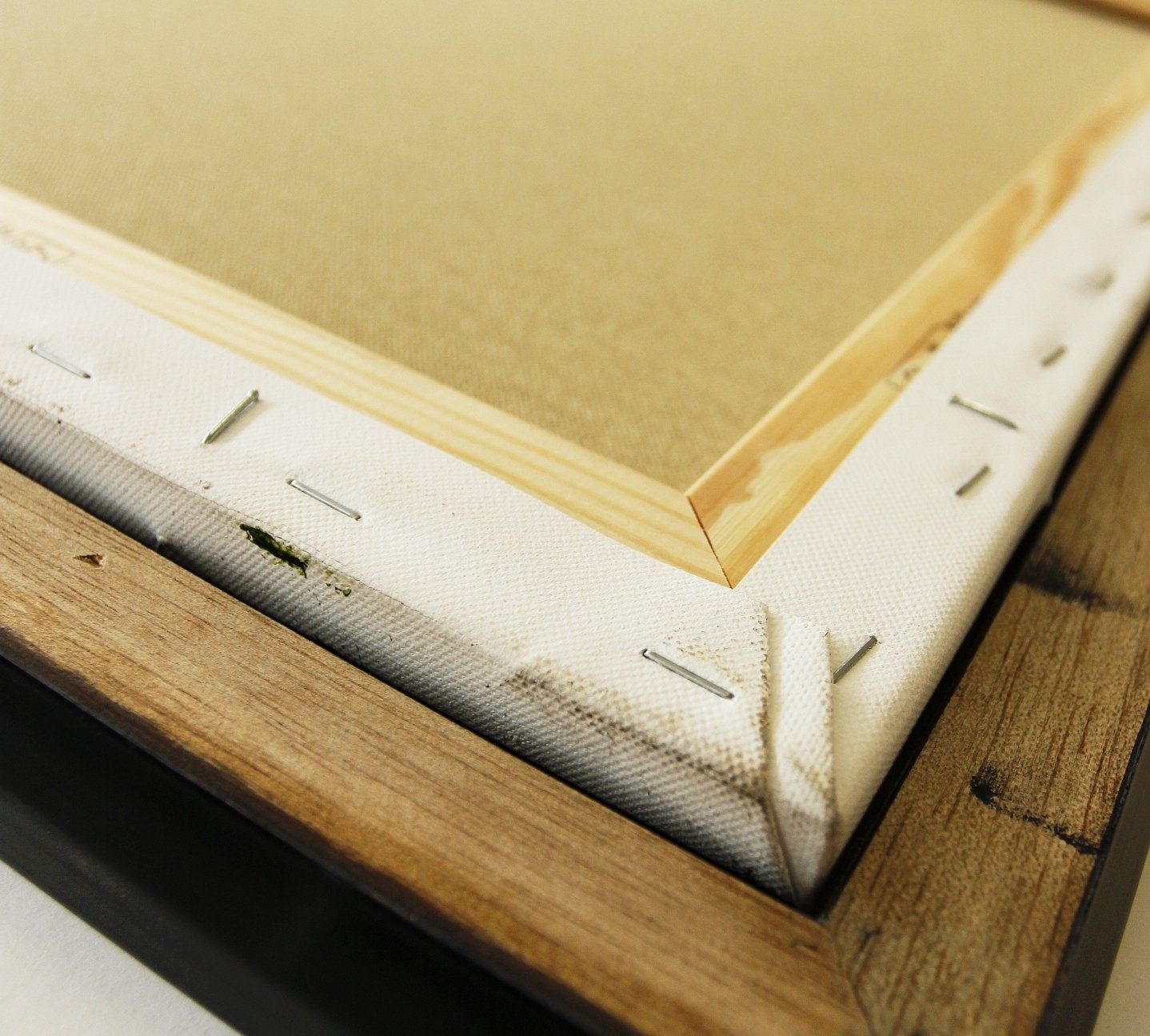 Leinwand auf Keilrahmen spannen