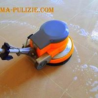 Lavaggio con la monospazola pavimento in ceramica