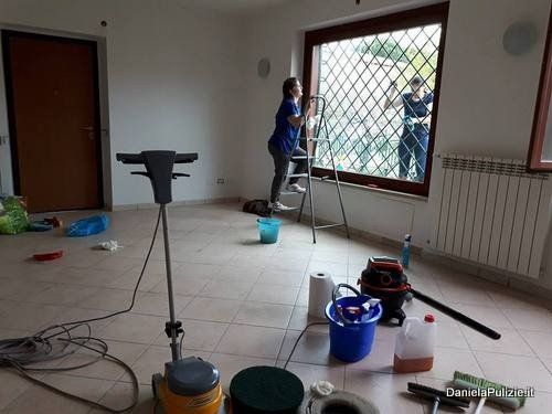 Pulizie appartamenti di nuova costruzione: infissi