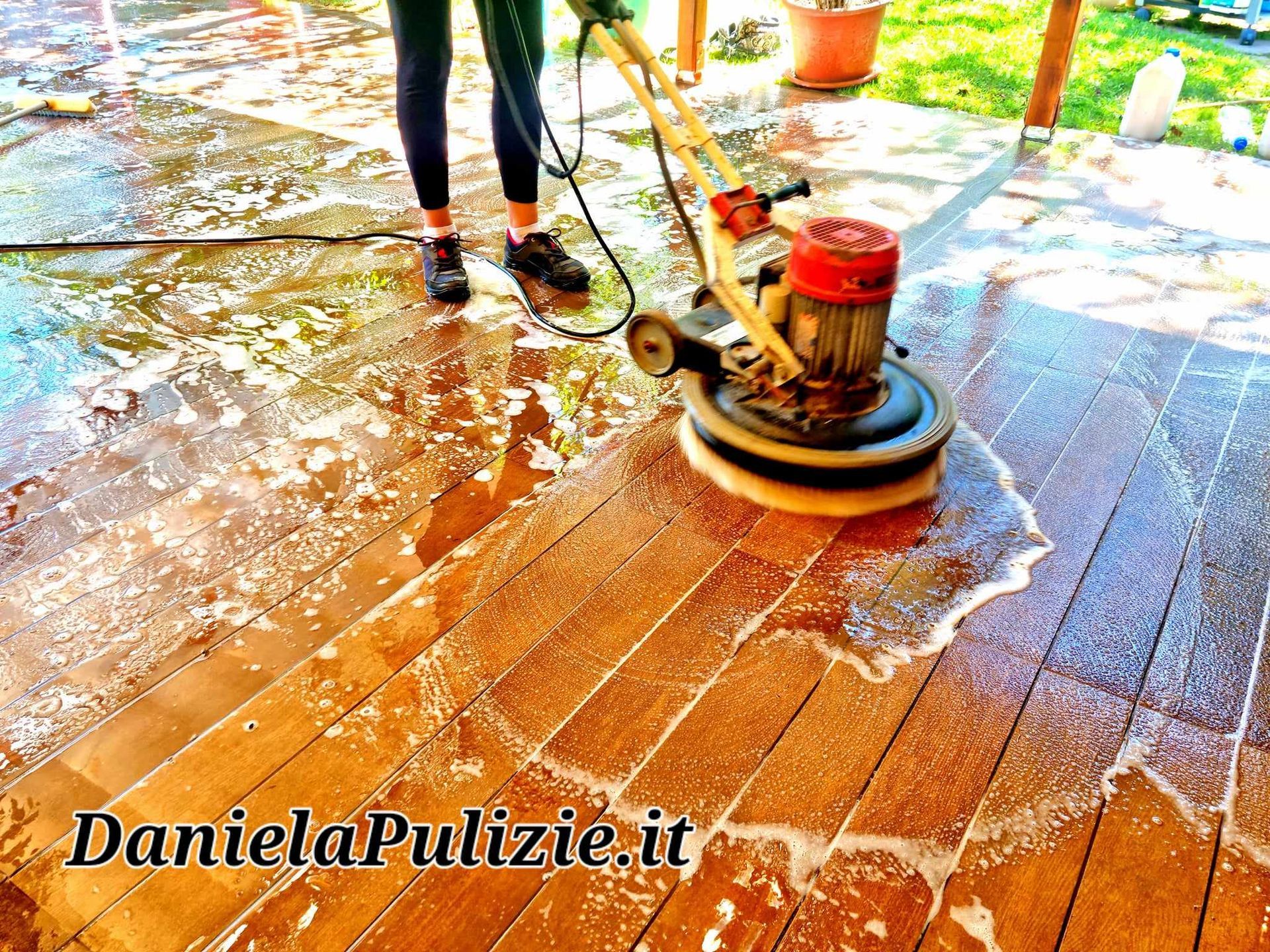 impresa di pulizie per pavimenti esterni roma