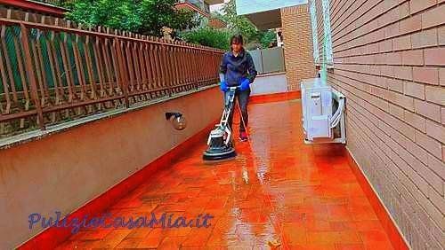 pulizia pavimenti con monospazzola roma