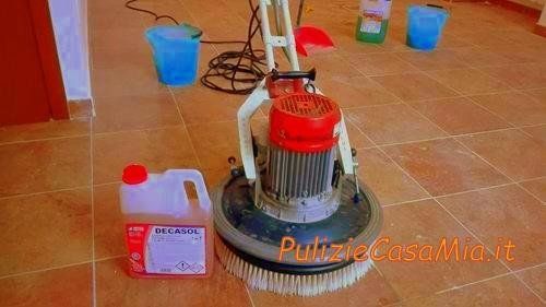 Lavaggio pavimenti dopo imbianchino Roma