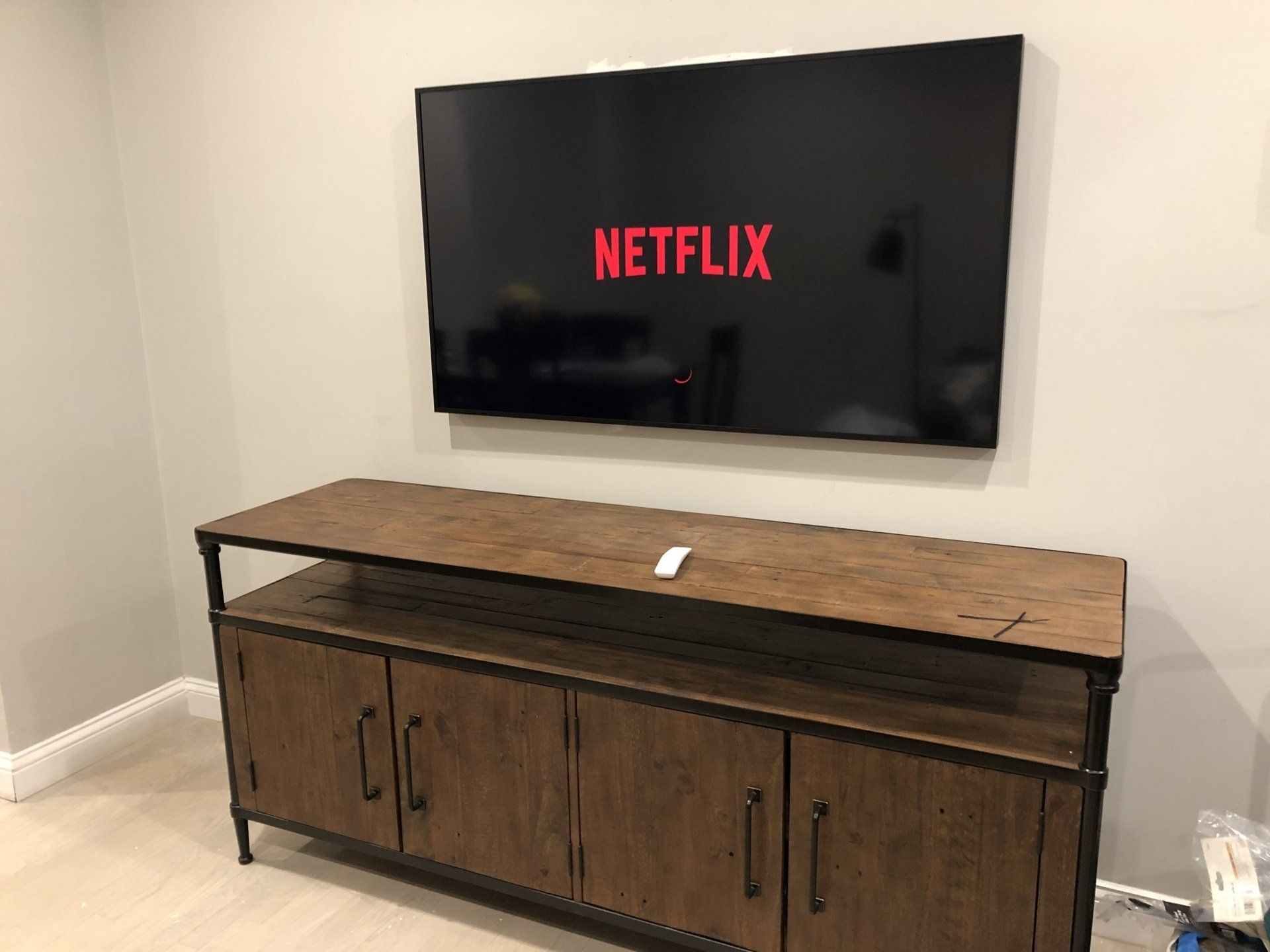 Hang Boston TV Mounting Service