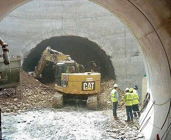 Transportar maquinaria de obras publicas a Peru